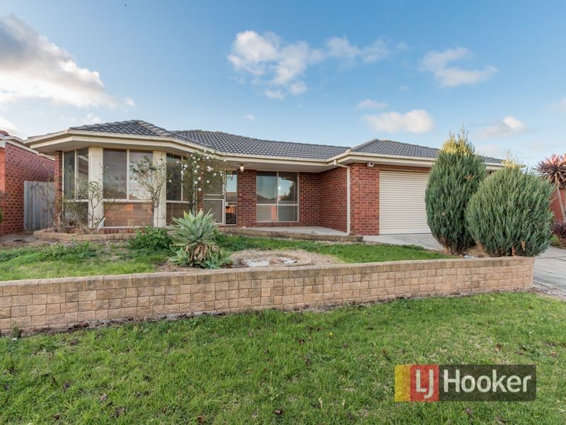 8 Chatham Close, Cranbourne East VIC 3977