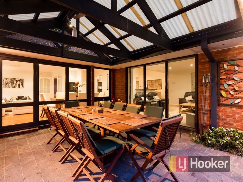 4 Wellwood Square, Wheelers Hill VIC 3150