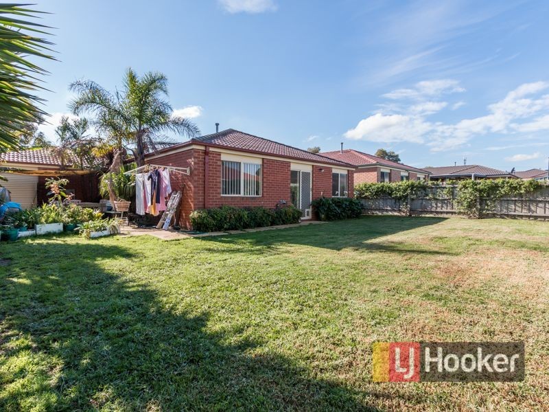 5 Nerrena Rise, Cranbourne West VIC 3977