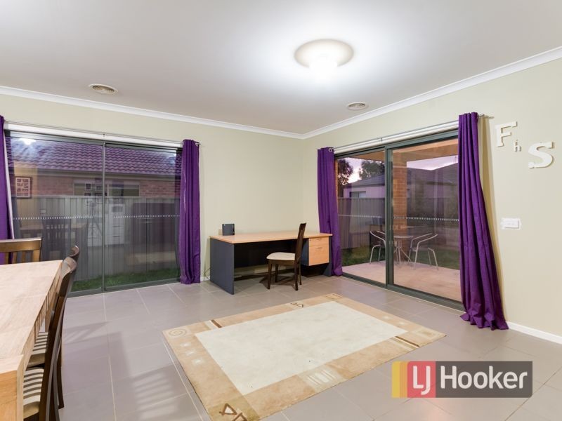 6 Monmouth Road, Cranbourne East VIC 3977