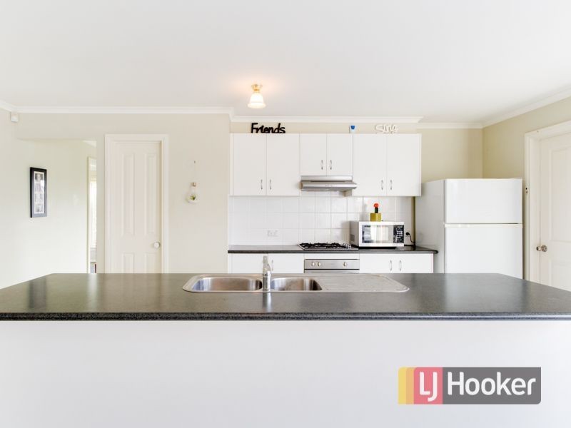 7 Robusta Avenue, Cranbourne VIC 3977