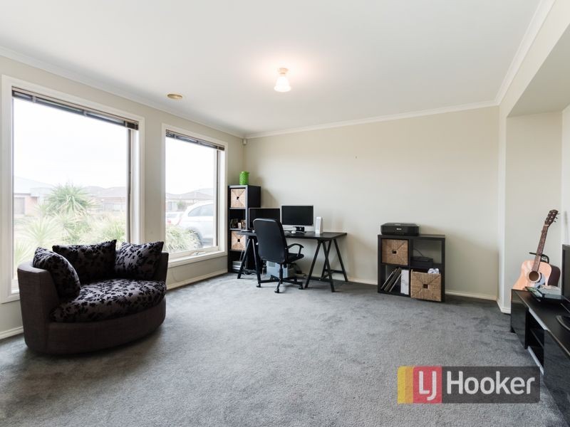 7 Robusta Avenue, Cranbourne VIC 3977