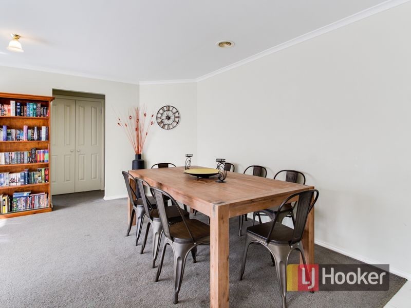 7 Robusta Avenue, Cranbourne VIC 3977