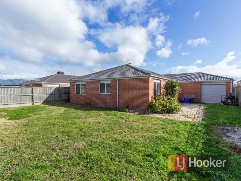 7 Robusta Avenue, Cranbourne VIC 3977