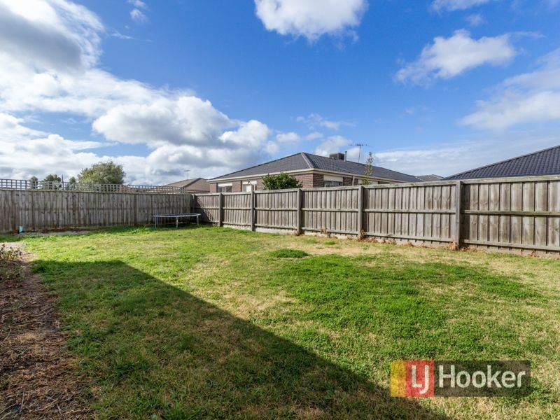 7 Robusta Avenue, Cranbourne VIC 3977