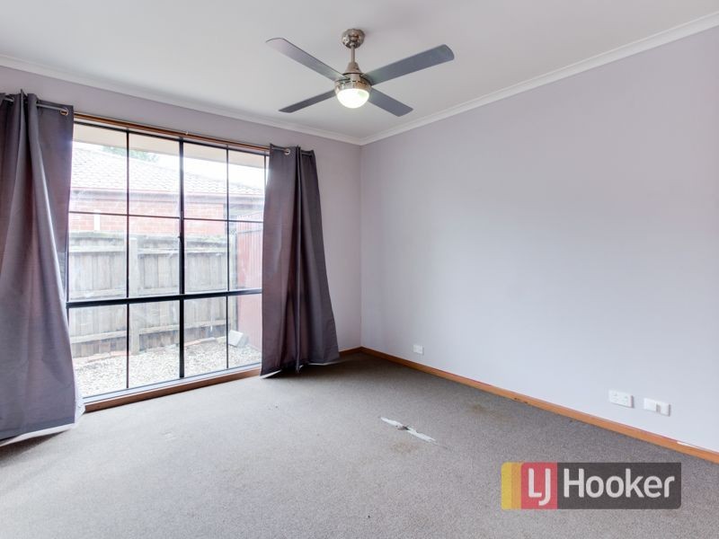 16 Bradley Way, Cranbourne West VIC 3977
