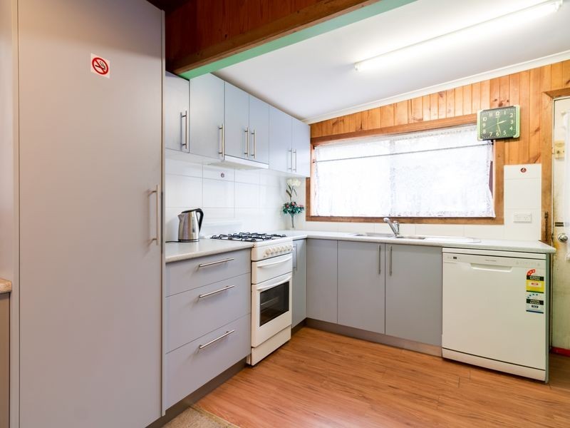 14 Graham Road, Knoxfield VIC 3180