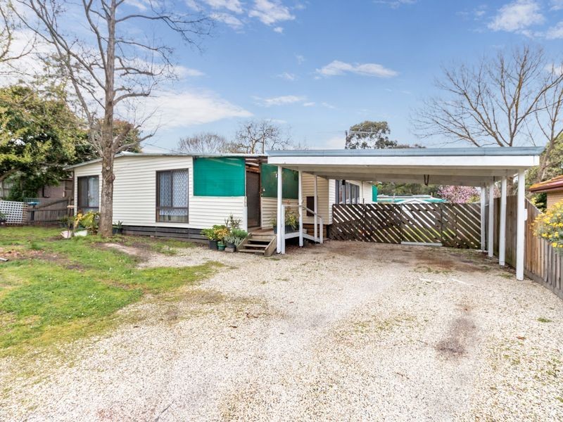 14 Graham Road, Knoxfield VIC 3180