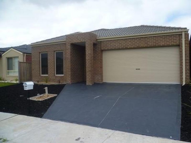 12 Algerd Way, Pakenham VIC 3810