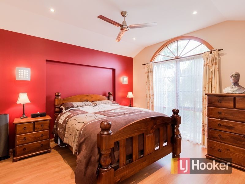 77 Eagle Drive, Pakenham VIC 3810