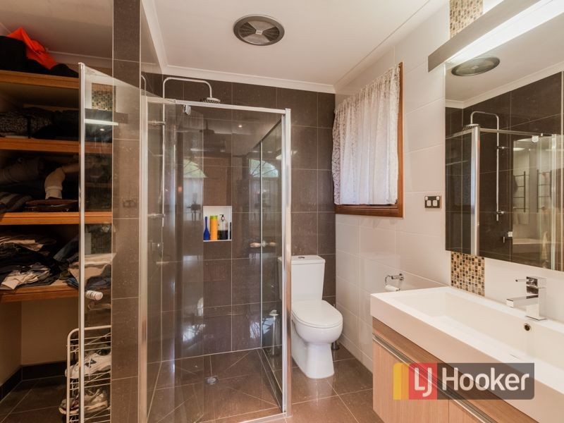 77 Eagle Drive, Pakenham VIC 3810