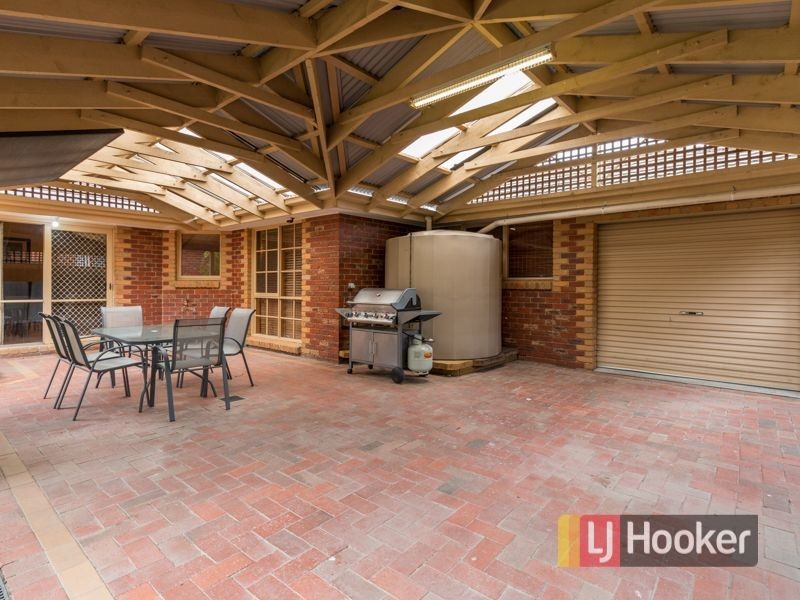 77 Eagle Drive, Pakenham VIC 3810