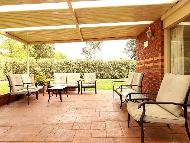 1 Waterside Drive, Cranbourne East VIC 3977