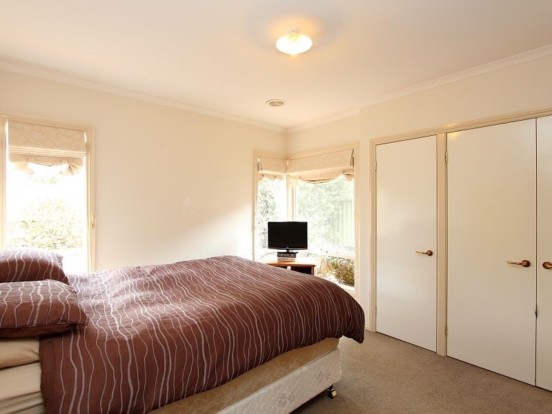 1 Waterside Drive, Cranbourne East VIC 3977
