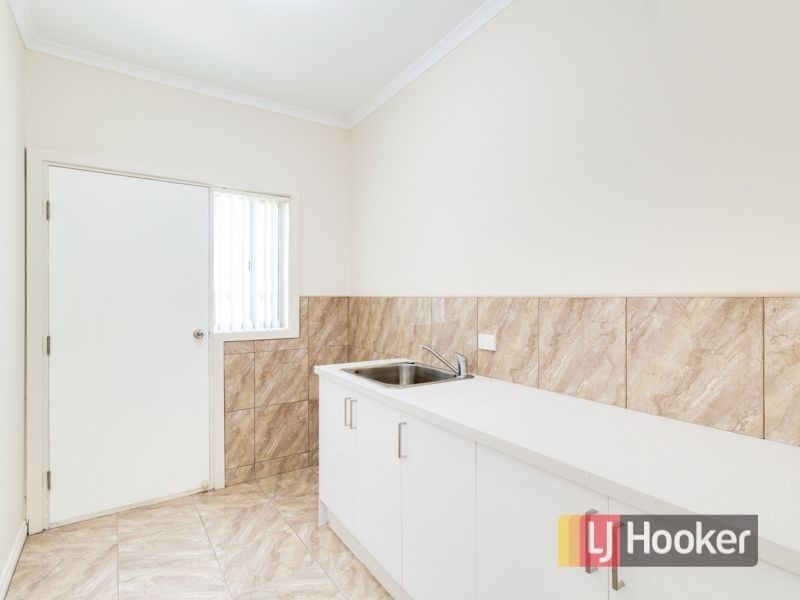 11 Midnight Rise, Cranbourne East VIC 3977