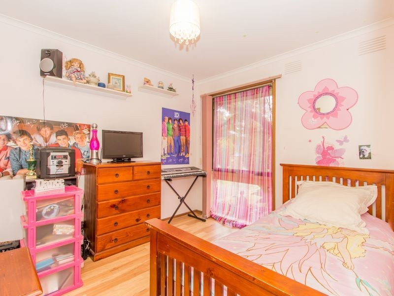 13 Lesdon Avenue, Cranbourne VIC 3977