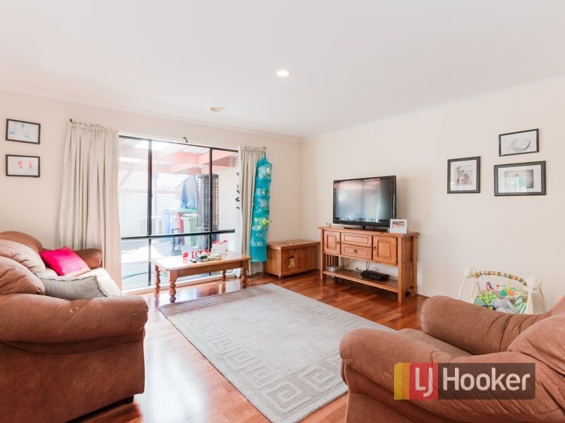 213 Monahans Road, Cranbourne West VIC 3977