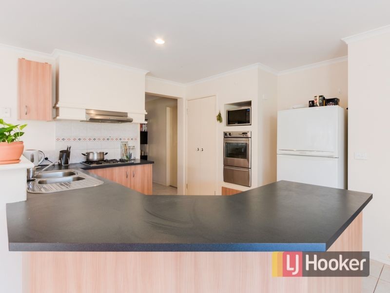 213 Monahans Road, Cranbourne West VIC 3977