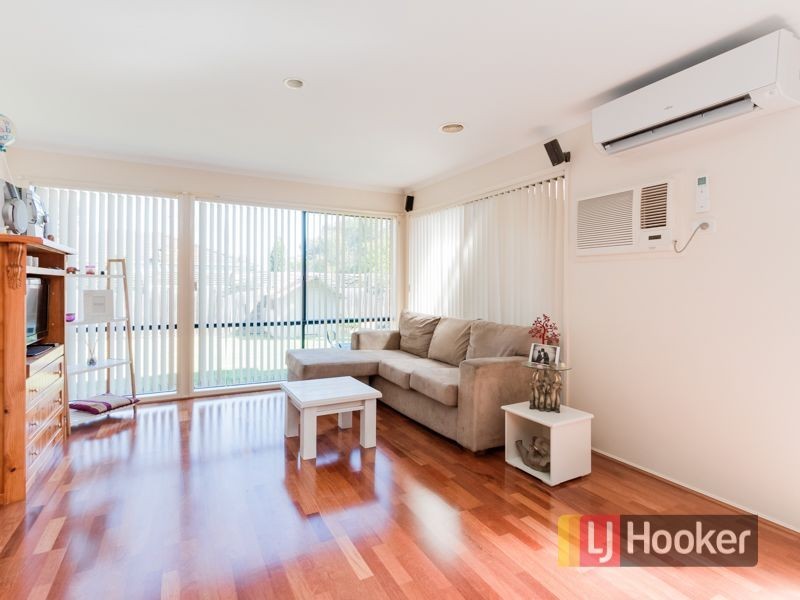 213 Monahans Road, Cranbourne West VIC 3977