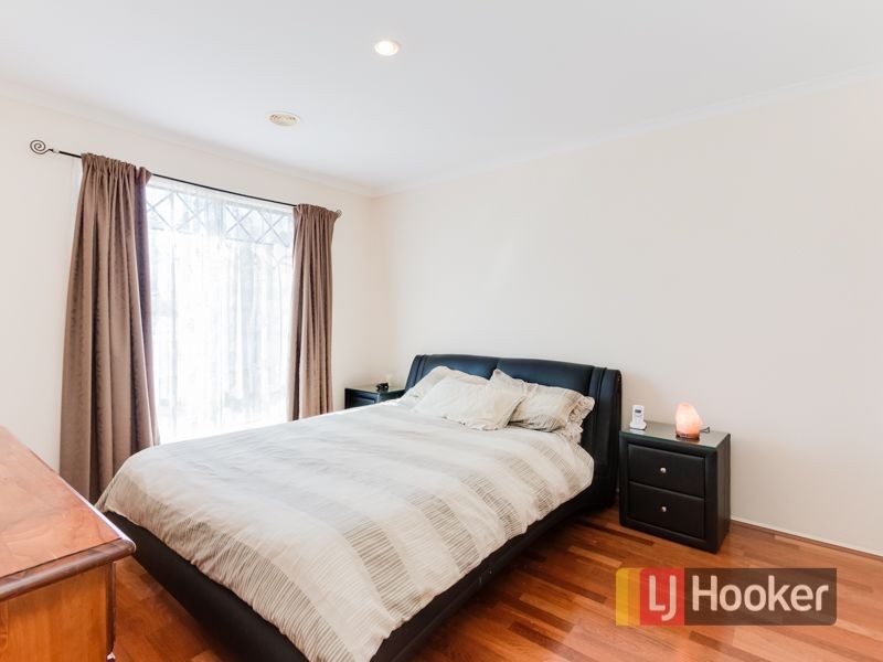 213 Monahans Road, Cranbourne West VIC 3977