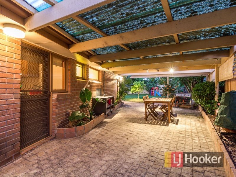 6 Lonsdale Crescent, Cranbourne North VIC 3977