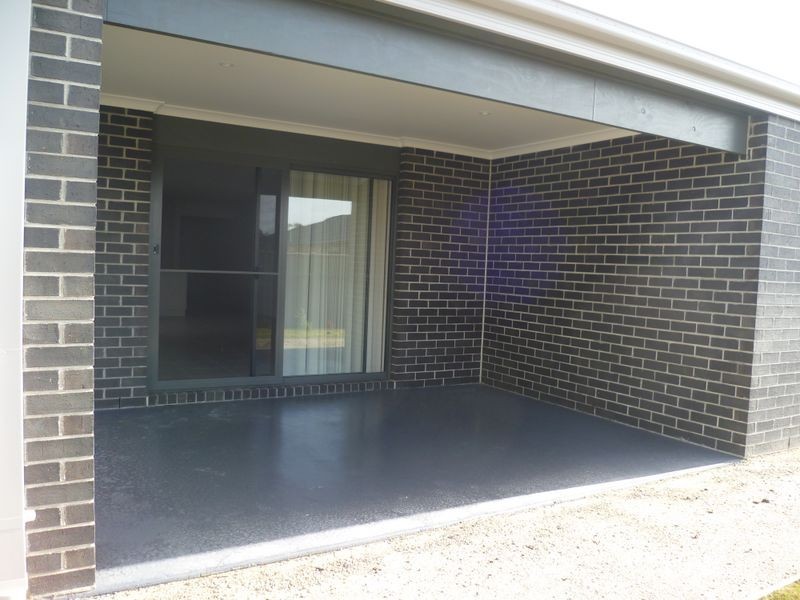 28 Archers Field Drive, Cranbourne VIC 3977