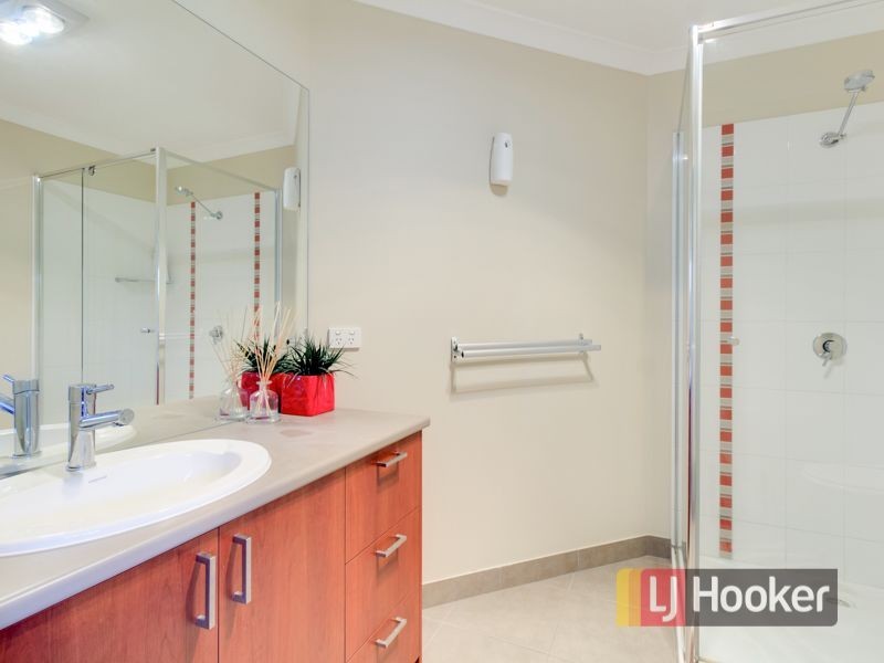 53 Flametree Circuit, Cranbourne VIC 3977