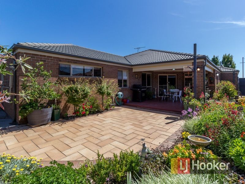 53 Flametree Circuit, Cranbourne VIC 3977