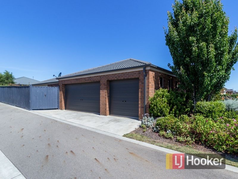 53 Flametree Circuit, Cranbourne VIC 3977