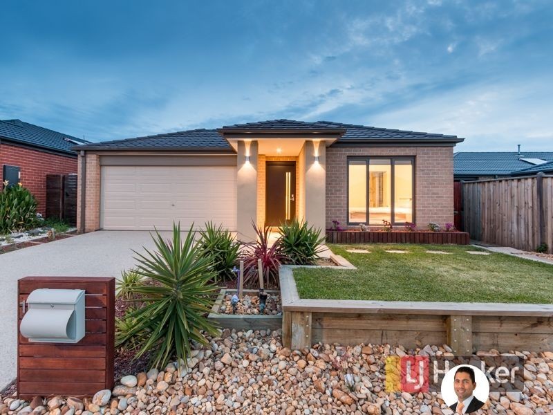 13 Quarters Boulevard, Cranbourne West VIC 3977