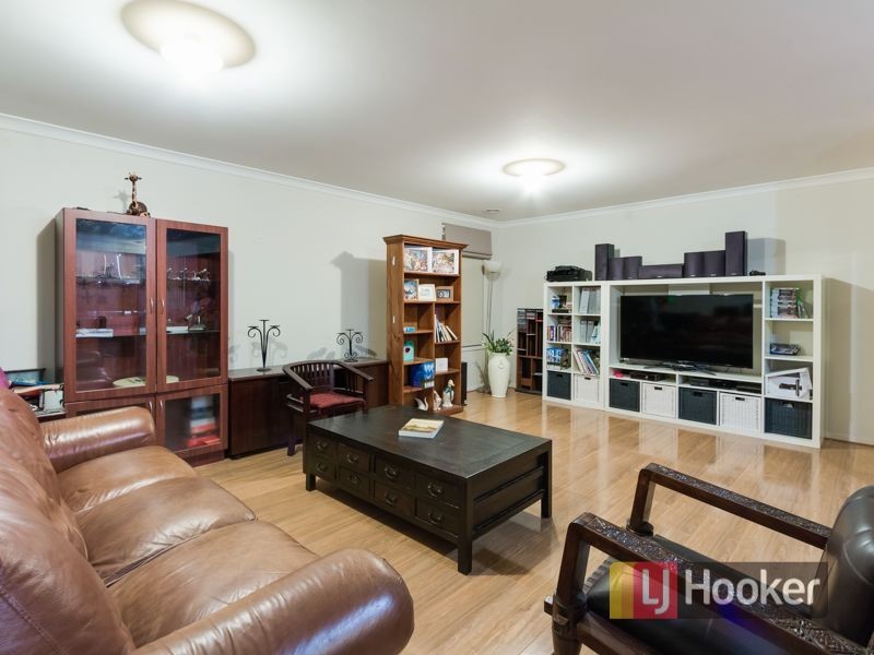 13 Quarters Boulevard, Cranbourne West VIC 3977