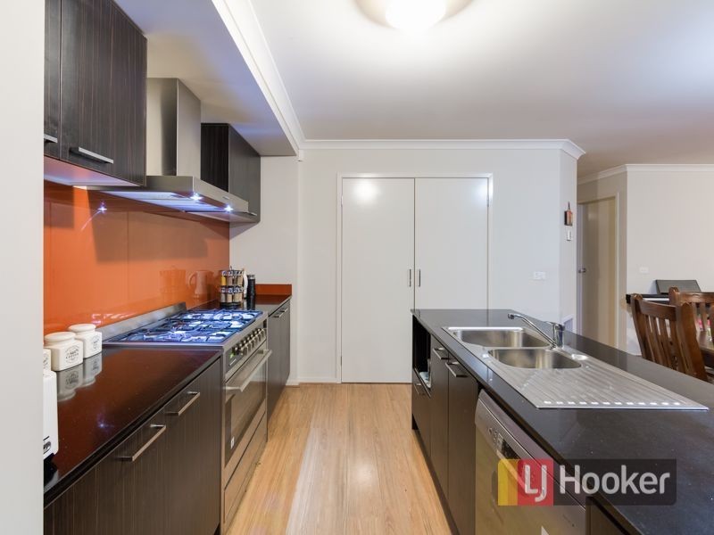 13 Quarters Boulevard, Cranbourne West VIC 3977