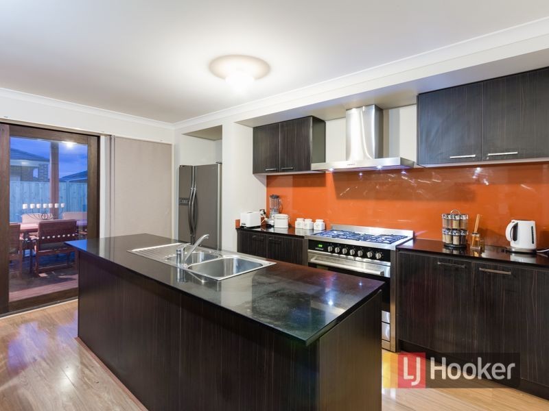 13 Quarters Boulevard, Cranbourne West VIC 3977