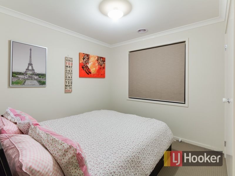 13 Quarters Boulevard, Cranbourne West VIC 3977