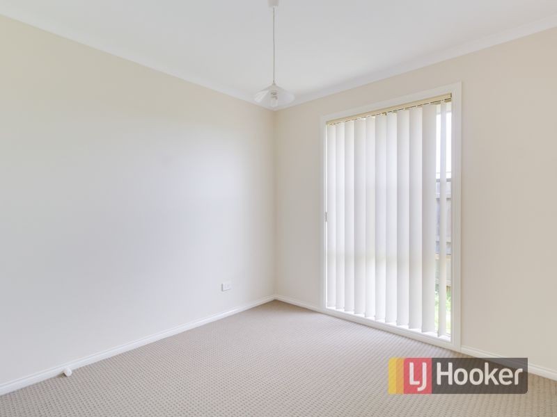 12/21 Merrijig Avenue, Cranbourne VIC 3977