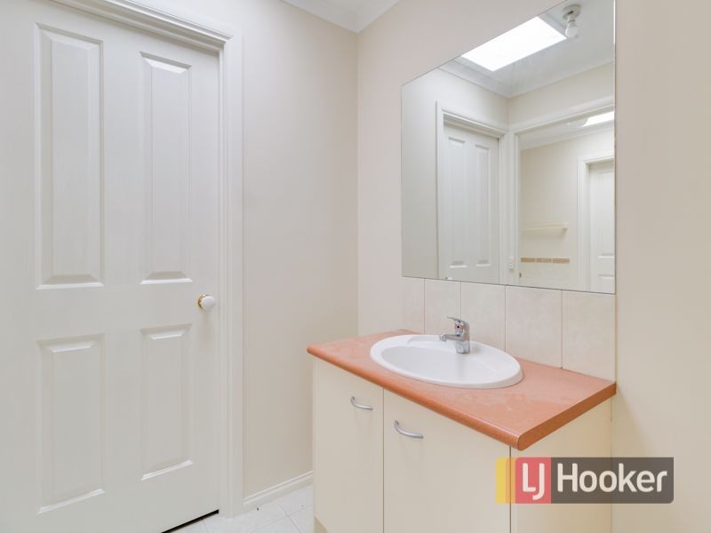 12/21 Merrijig Avenue, Cranbourne VIC 3977