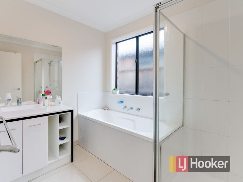 6 Boland Drive, Lyndhurst VIC 3975