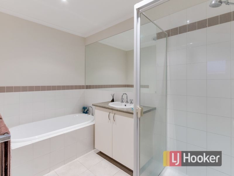 22 Amhurst Drive, Narre Warren South VIC 3805