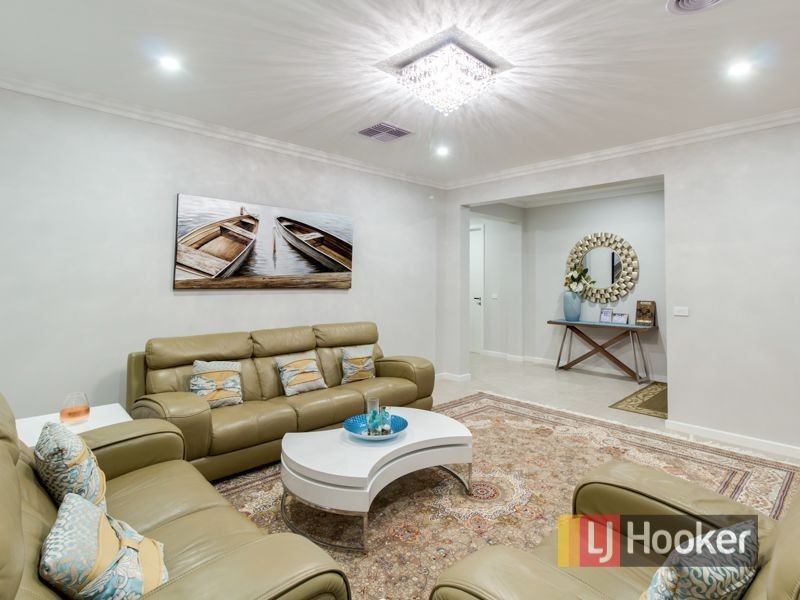 12 Stableford Drive, Cranbourne West VIC 3977