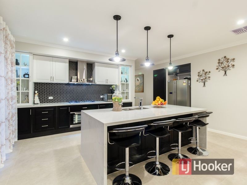 12 Stableford Drive, Cranbourne West VIC 3977