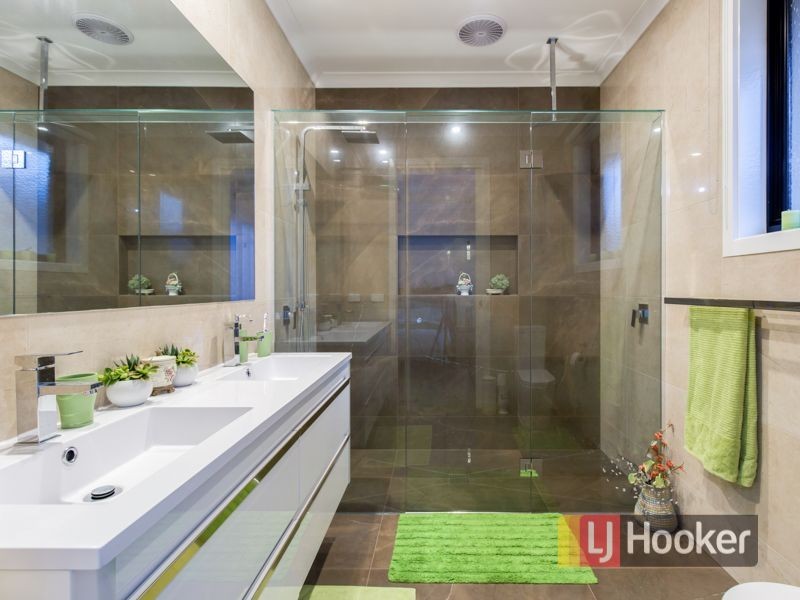 12 Stableford Drive, Cranbourne West VIC 3977