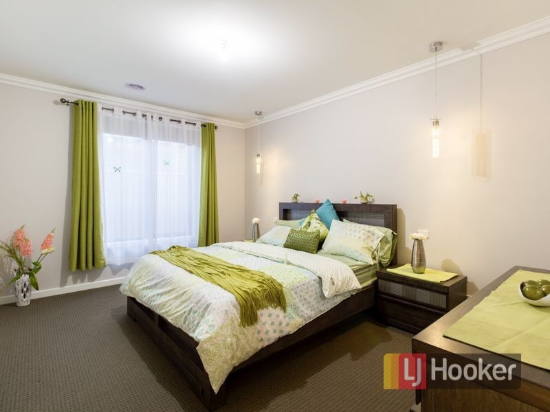12 Stableford Drive, Cranbourne West VIC 3977