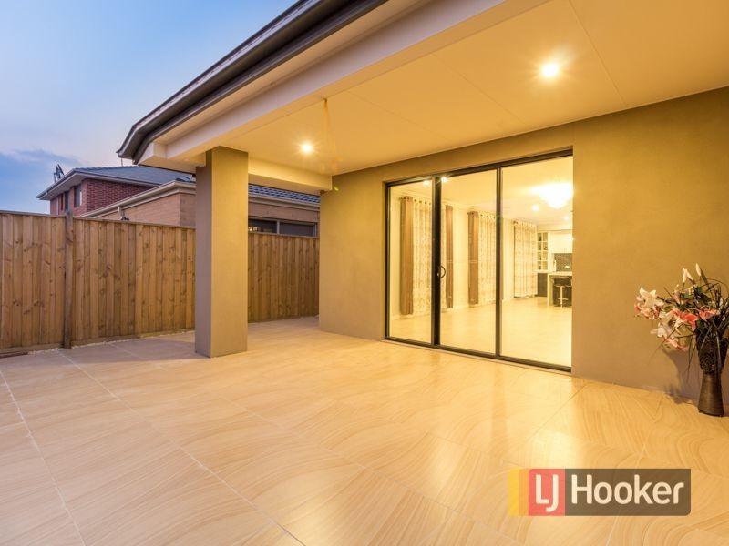 12 Stableford Drive, Cranbourne West VIC 3977