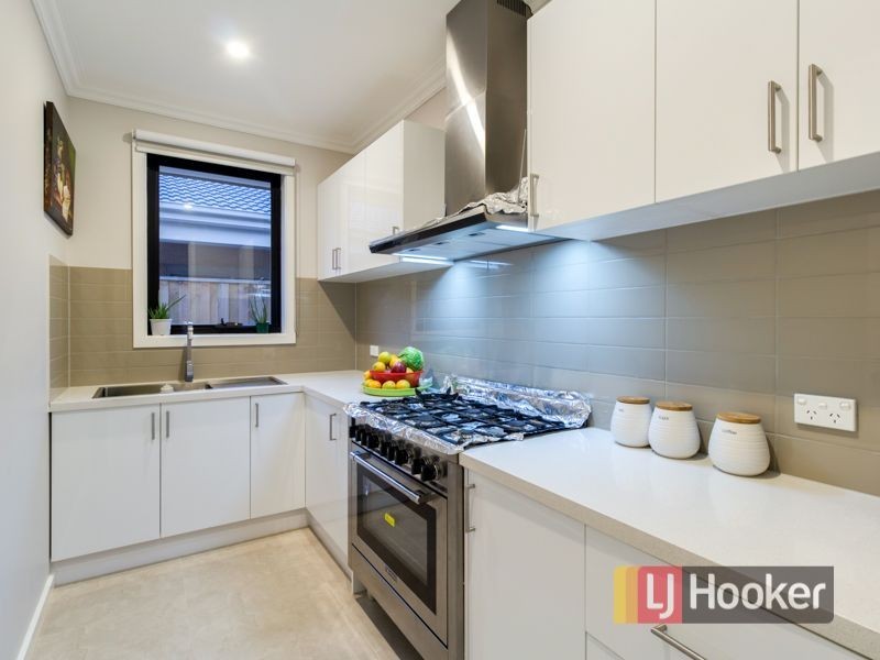 12 Stableford Drive, Cranbourne West VIC 3977