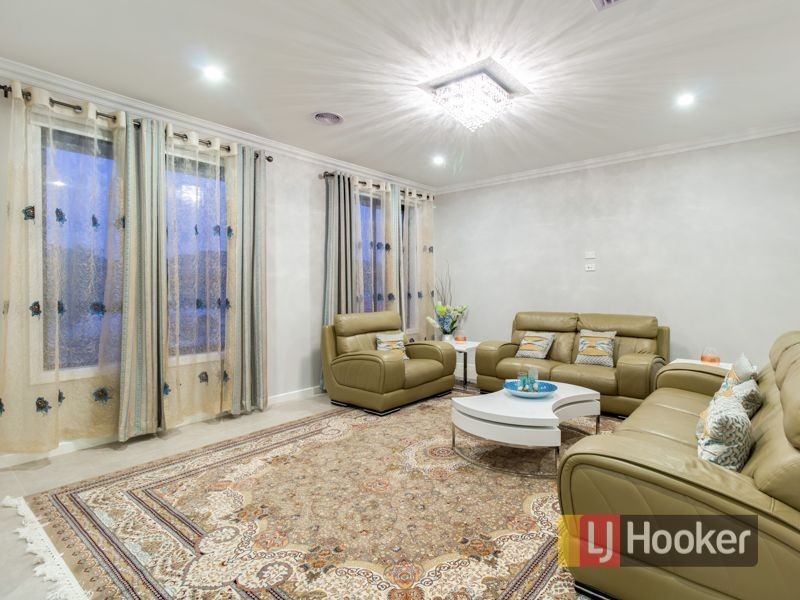 12 Stableford Drive, Cranbourne West VIC 3977