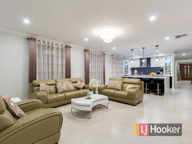 12 Stableford Drive, Cranbourne West VIC 3977