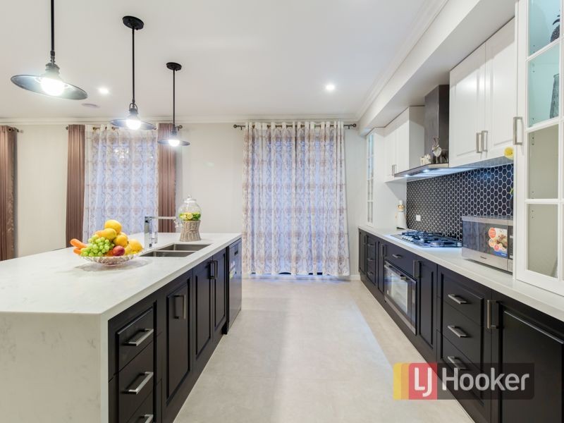 12 Stableford Drive, Cranbourne West VIC 3977