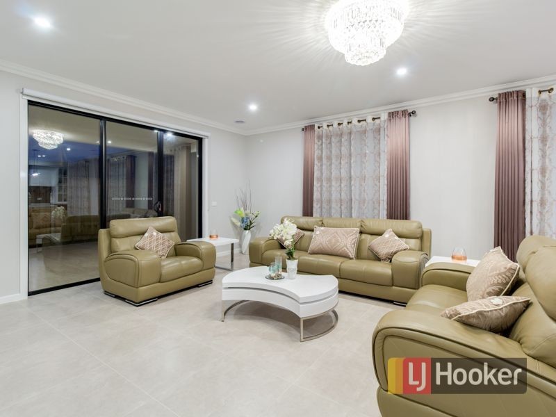 12 Stableford Drive, Cranbourne West VIC 3977