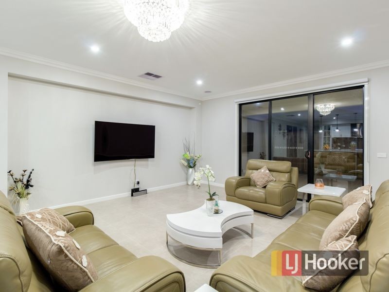 12 Stableford Drive, Cranbourne West VIC 3977