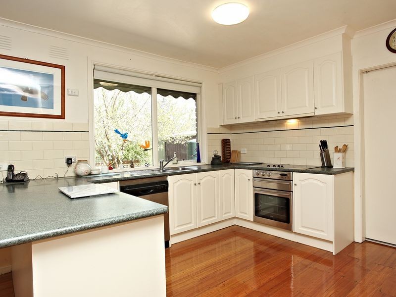 82 Worthing Road, Devon Meadows VIC 3977